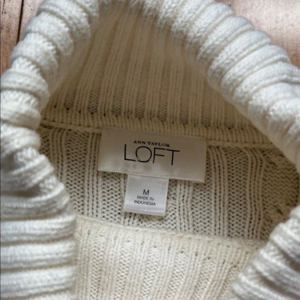 Vintage! Ann Taylor Women's Cream Cable Knit Turtleneck Sweater - Picture 2 of 7